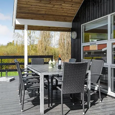 Semesterbostad Mysigt Hem I Rudkøbing Med Kök *